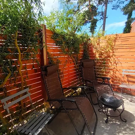 Suterena 200m Od Morza & Grill *