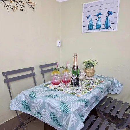 Suterena 200m Od Morza & Grill * Mielno