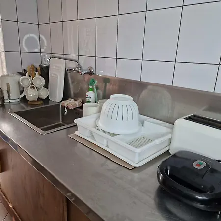 Suterena 200m Od Morza & Grill Apartment